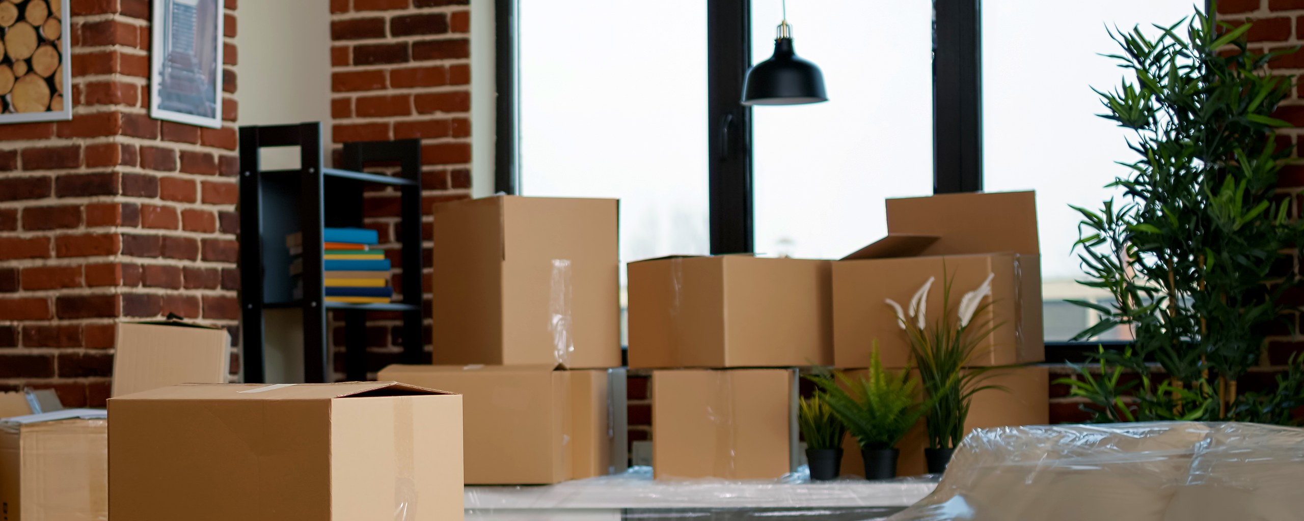 Moving truck and crew serving Lake Charles, Louisiana