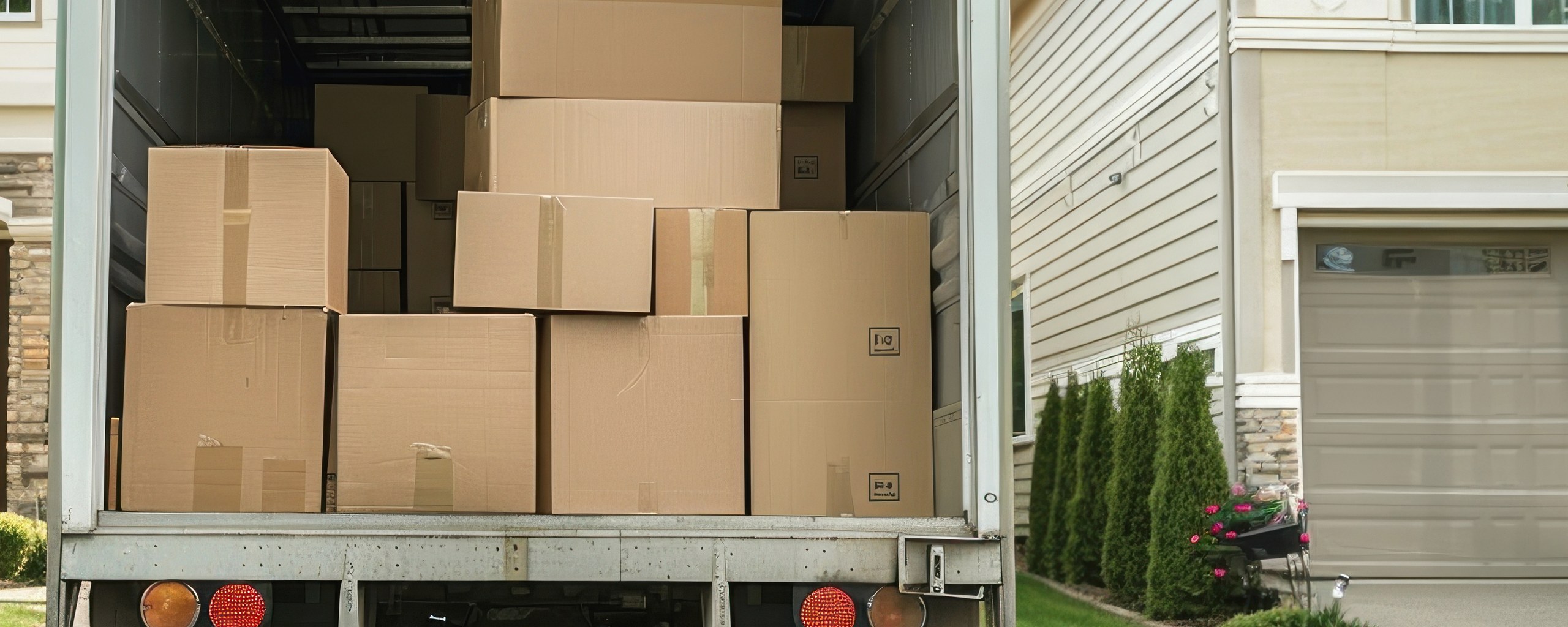 Moving truck and crew serving San Diego, California