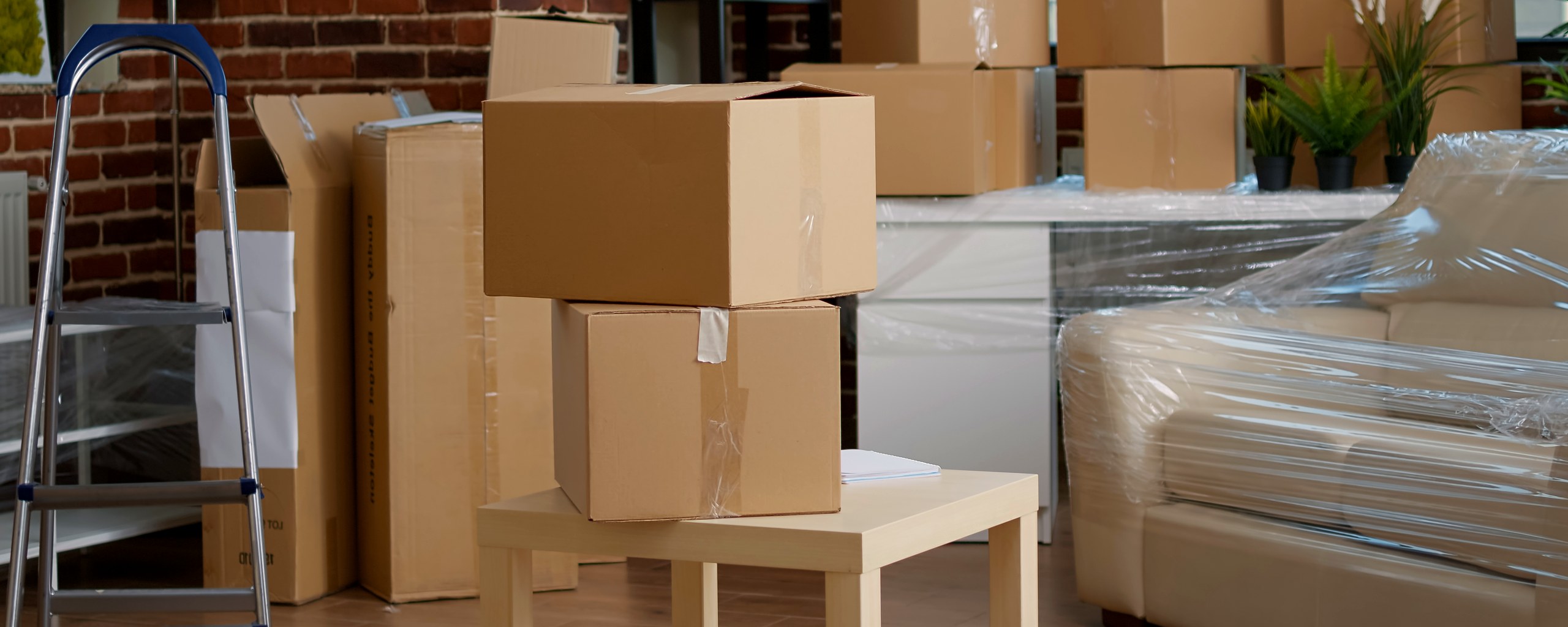 Moving truck and crew serving Virginia Beach, Virginia