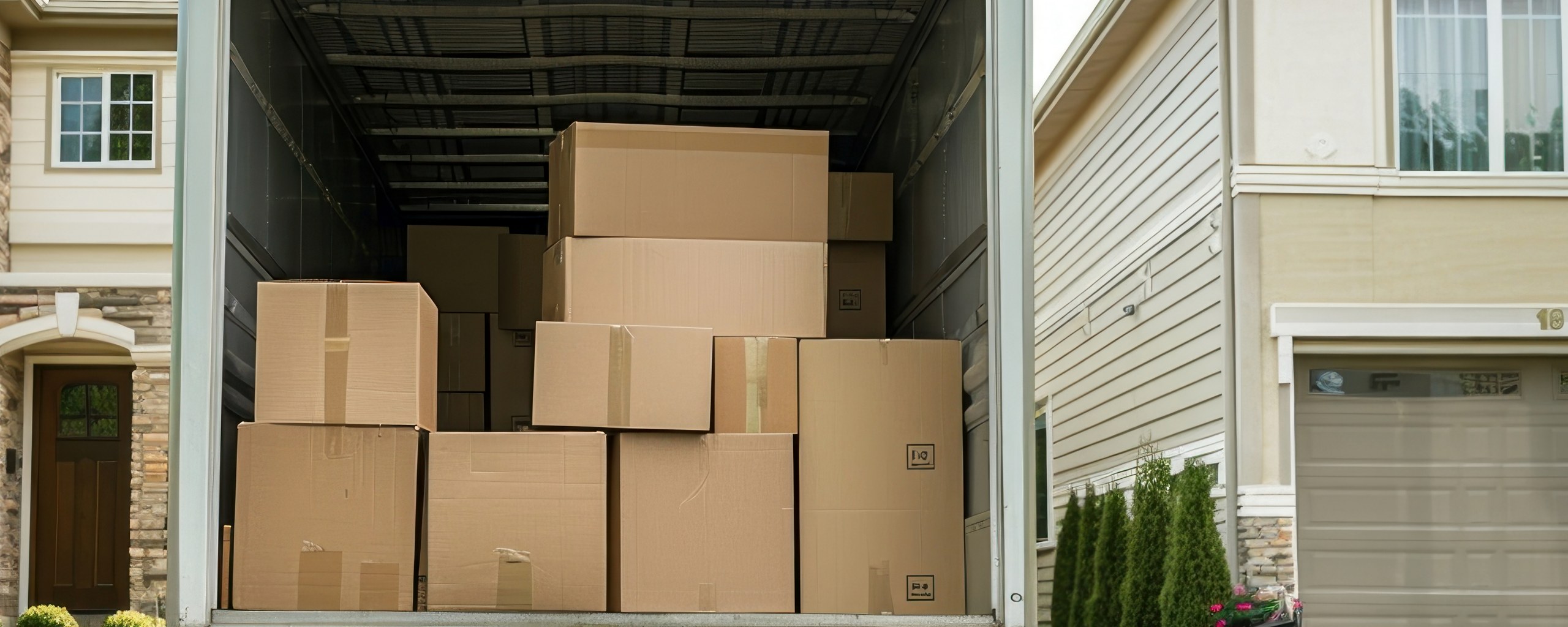 Moving truck and crew serving Chesapeake, Virginia