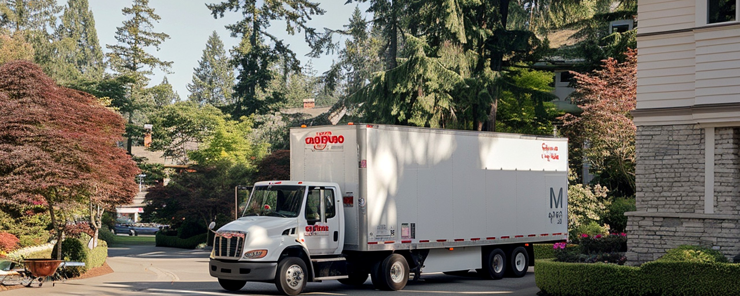 Moving truck and crew serving San Diego, California