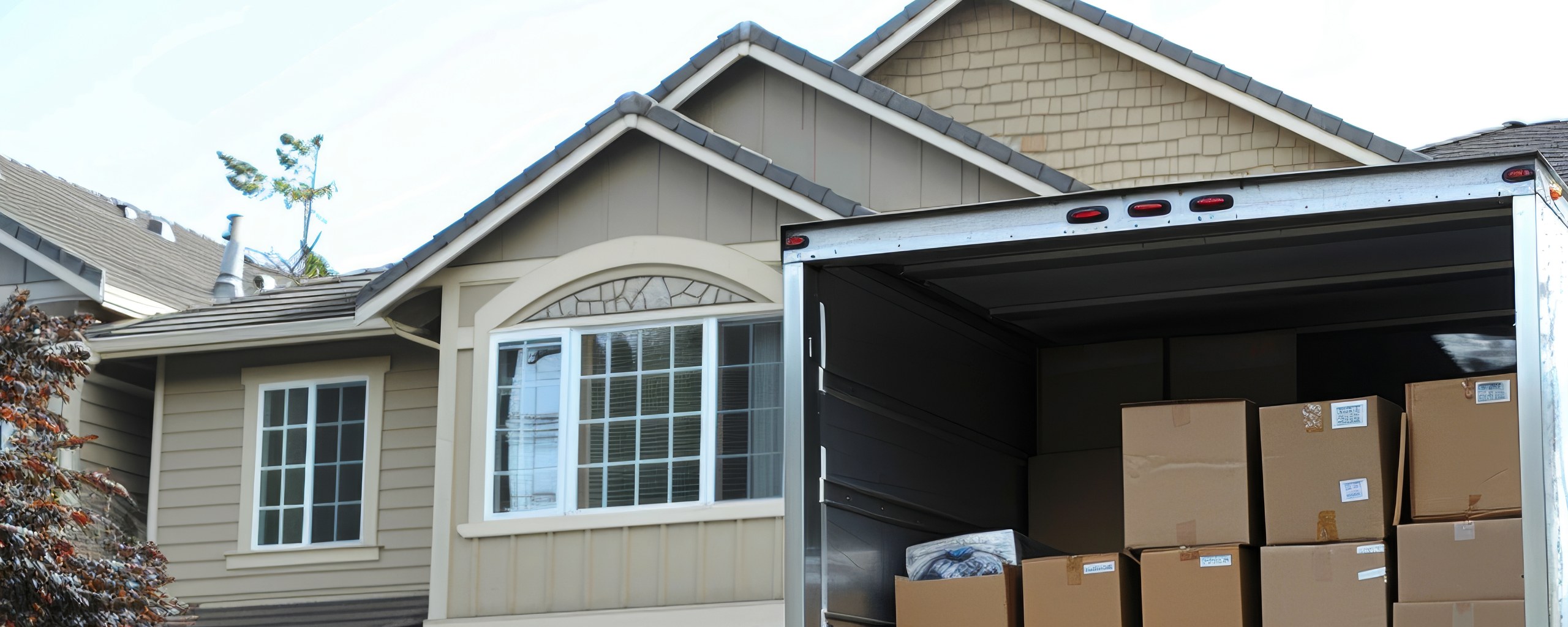 Moving truck and crew serving St Louis, Missouri
