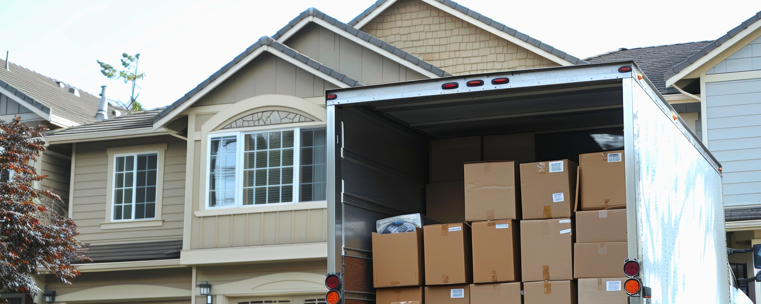 Moving truck and crew serving Independence, Missouri