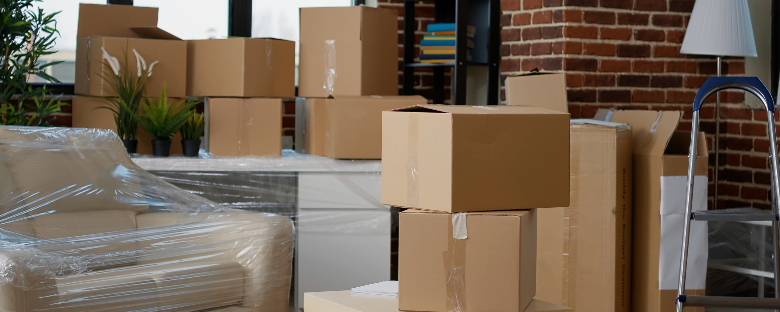 Moving truck and crew serving Wichita, Kansas