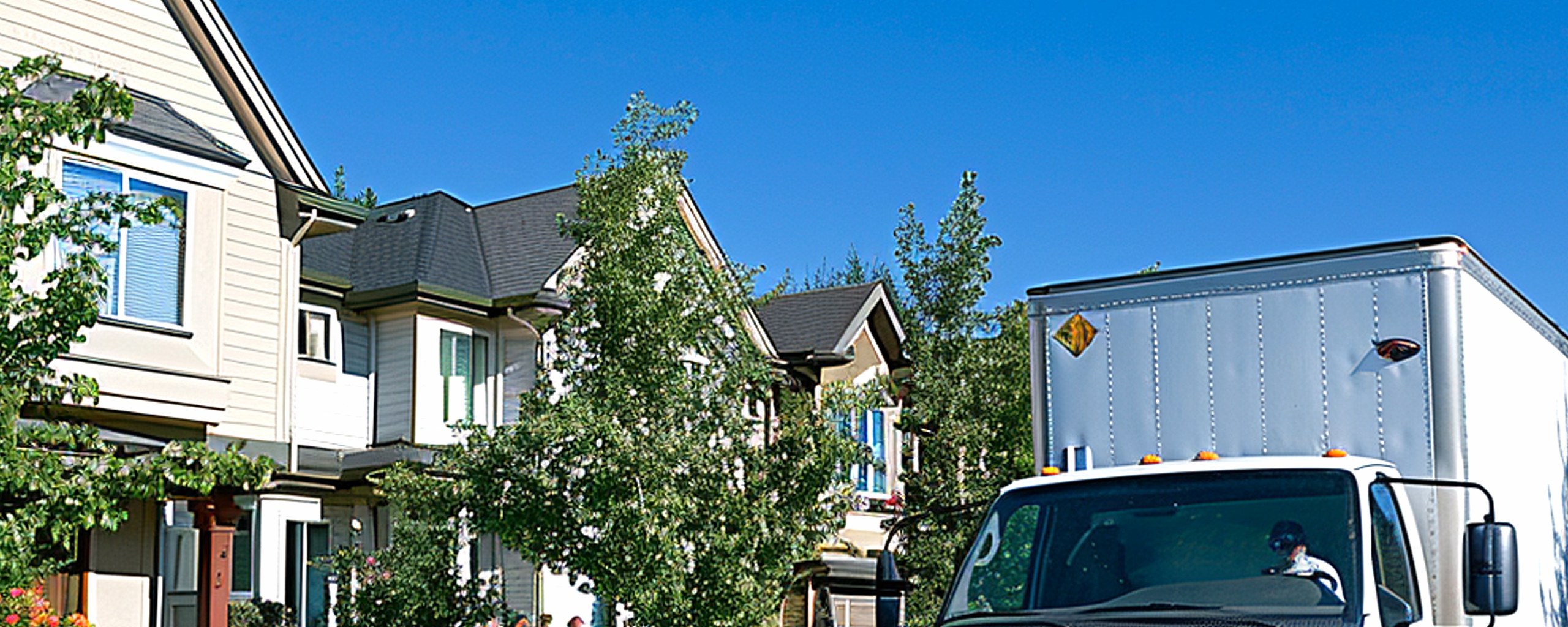 Moving truck and crew serving Springfield, Missouri