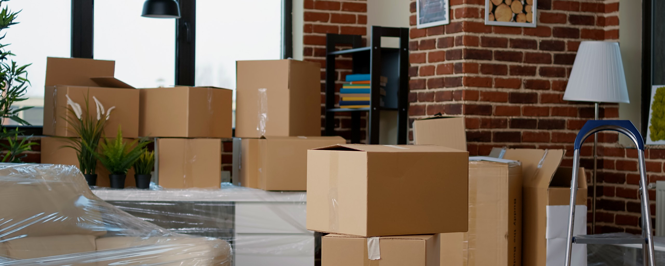 Moving truck and crew serving Virginia Beach, Virginia