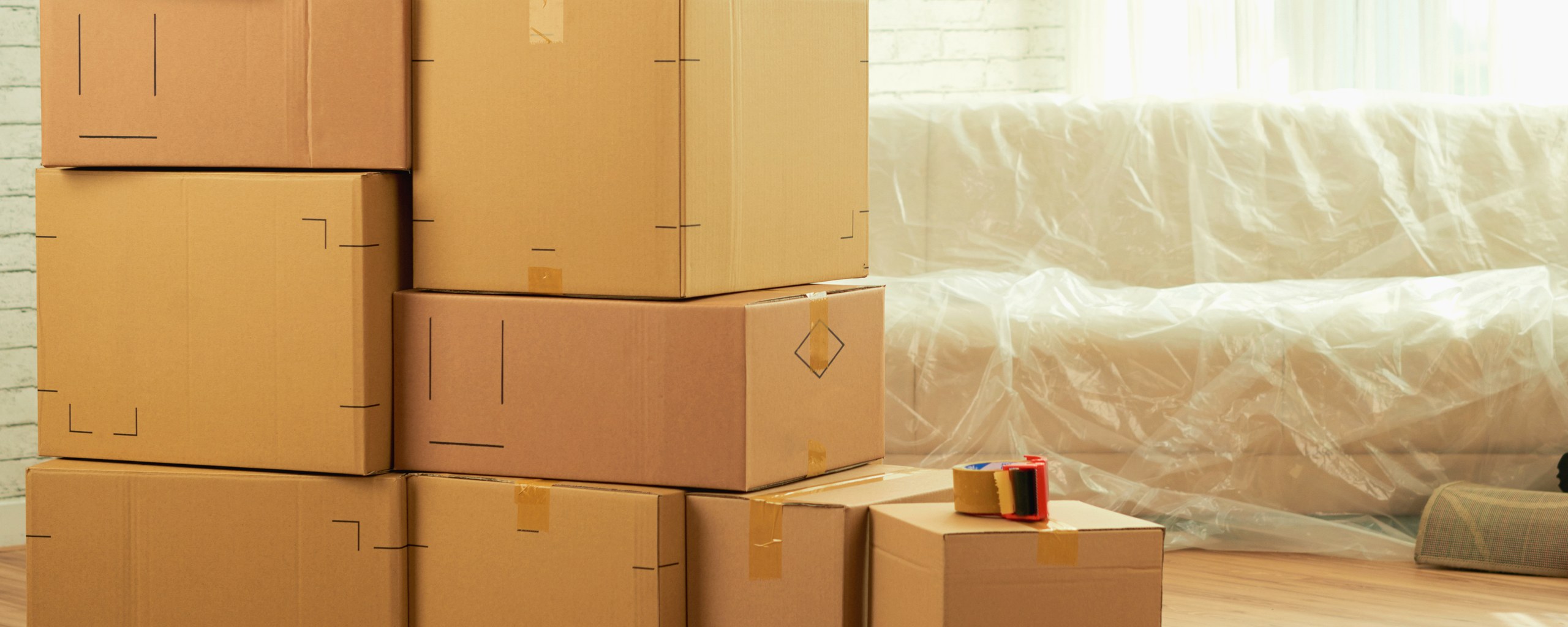 Moving truck and crew serving Newark, New Jersey