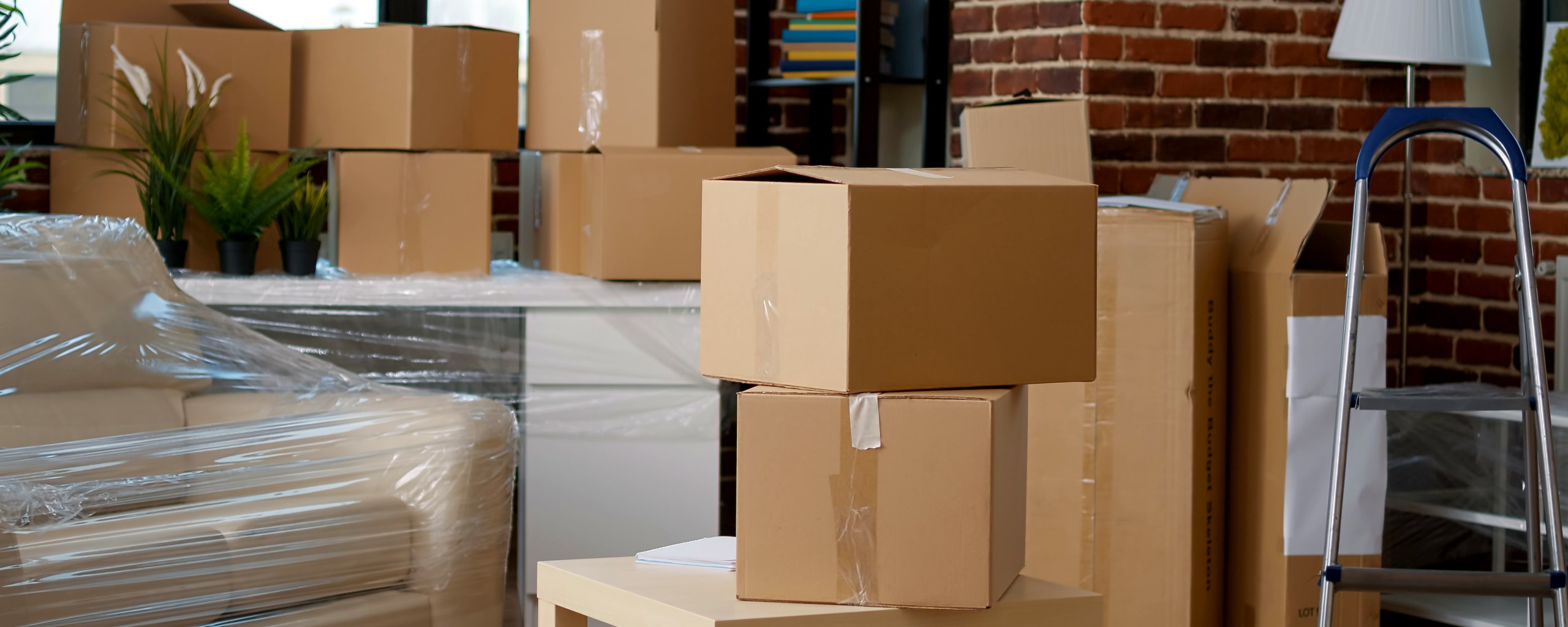 Moving truck and crew serving Tampa, Florida