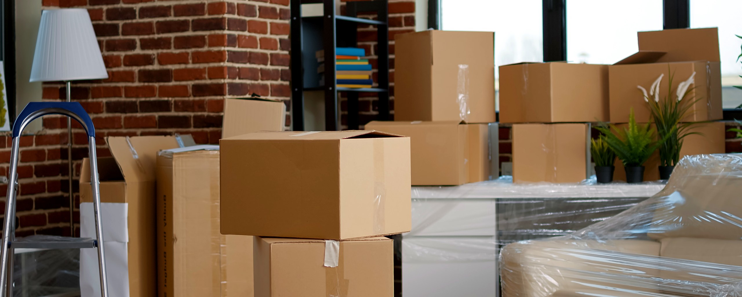 Moving truck and crew serving New Haven, Connecticut