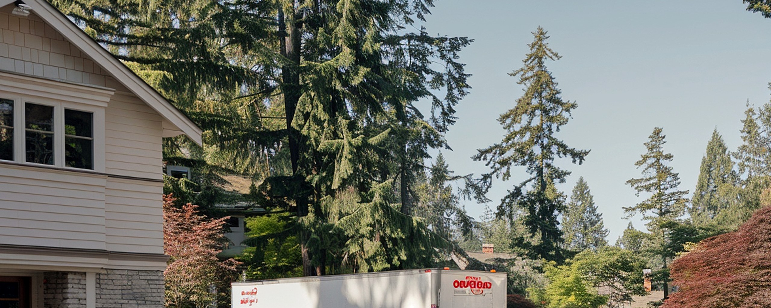 Moving truck and crew serving Hillsboro, Oregon