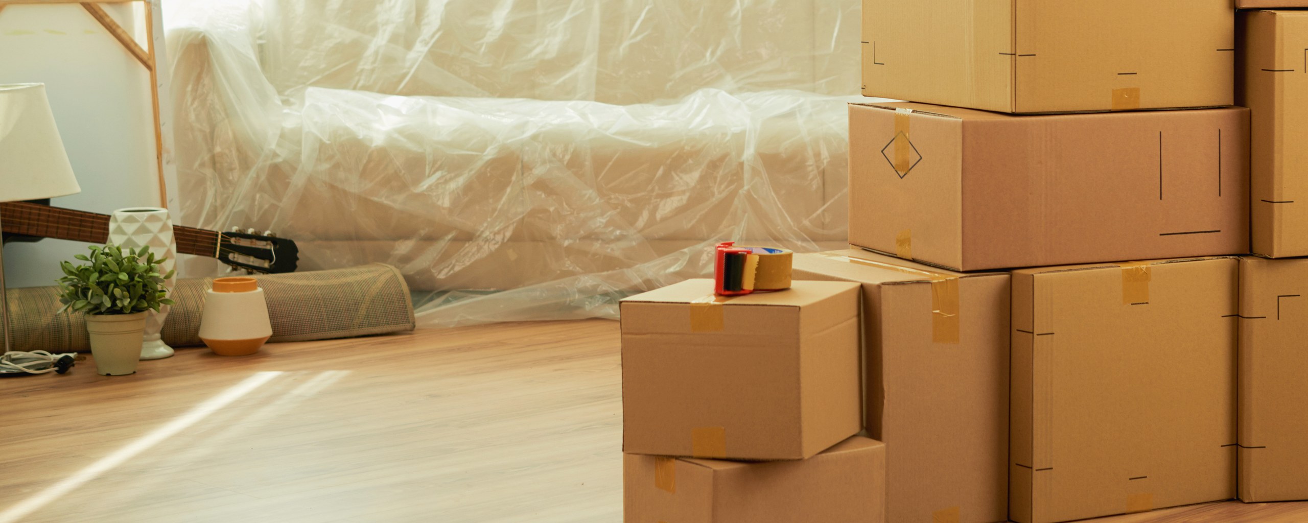 Moving truck and crew serving Lakewood, Colorado
