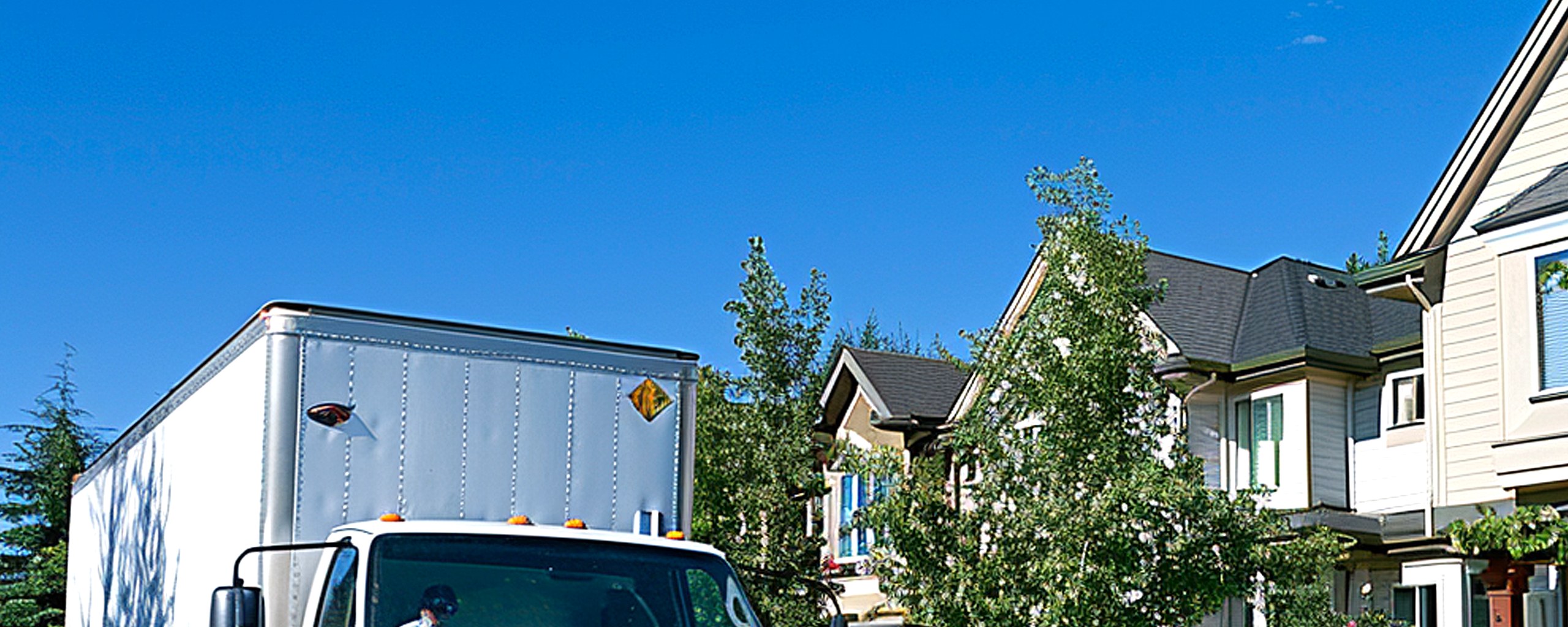 Moving truck and crew serving Montgomery, Alabama