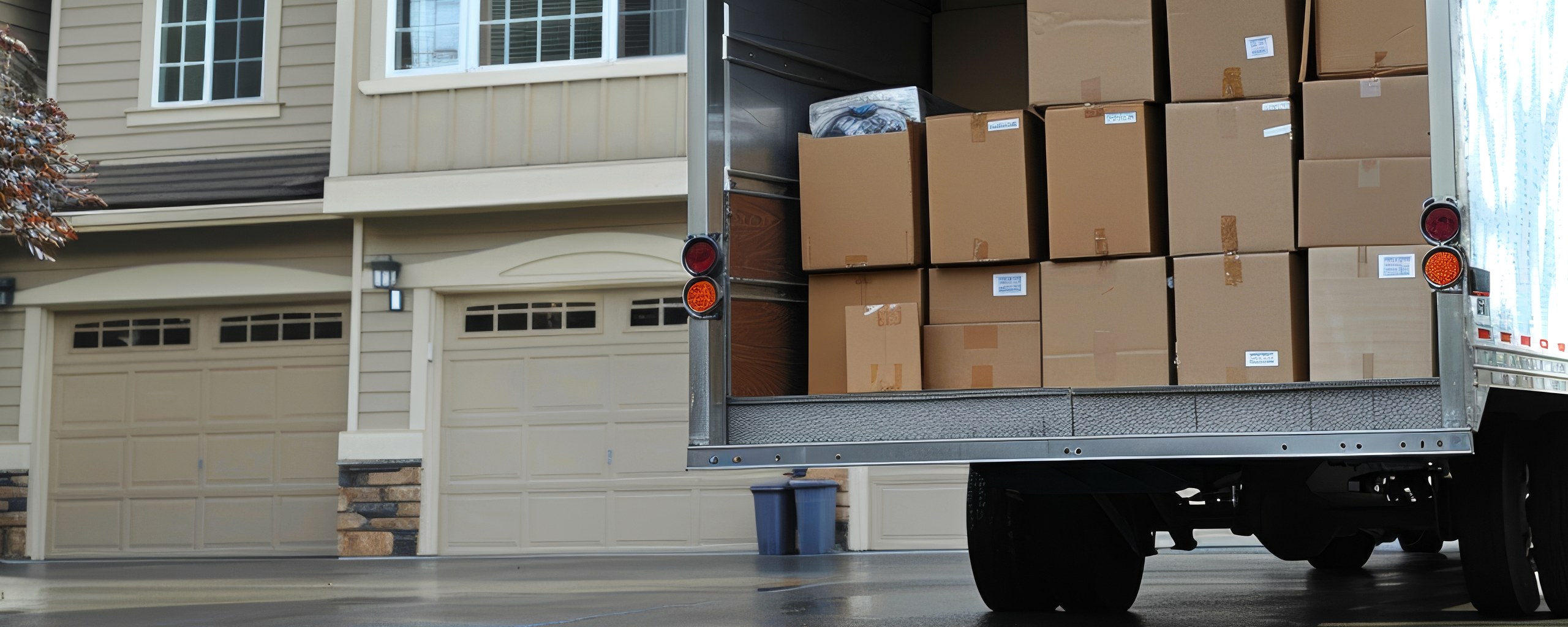 Moving truck and crew serving Charlotte, North Carolina