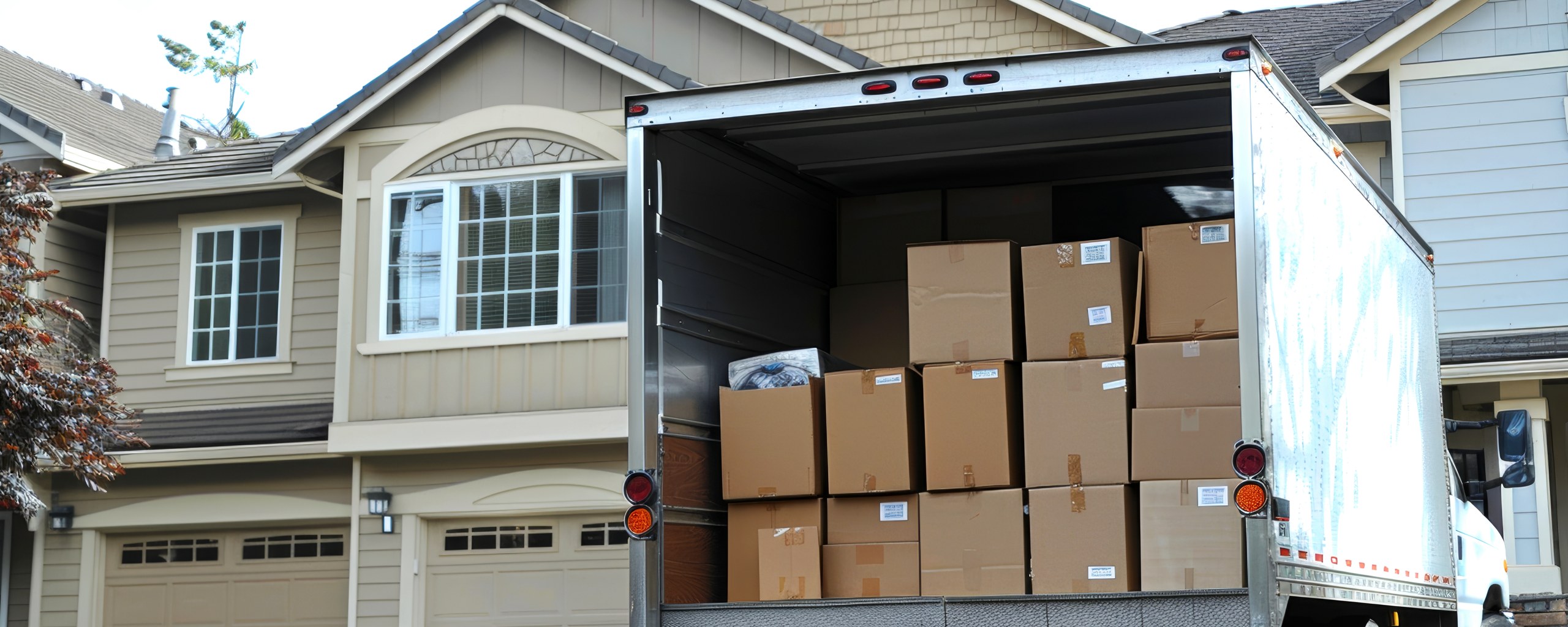 Moving truck and crew serving North Kansas City, Missouri
