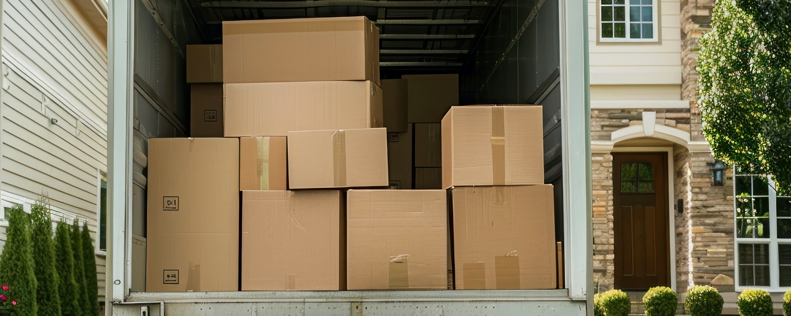 Moving truck and crew serving Columbus, Ohio