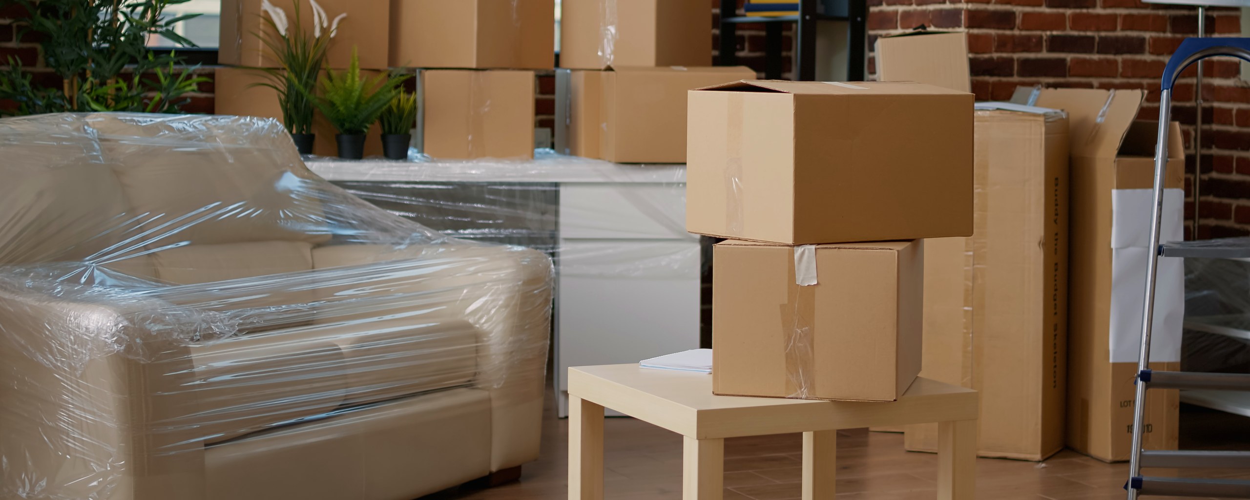 Moving truck and crew serving Newark, Delaware
