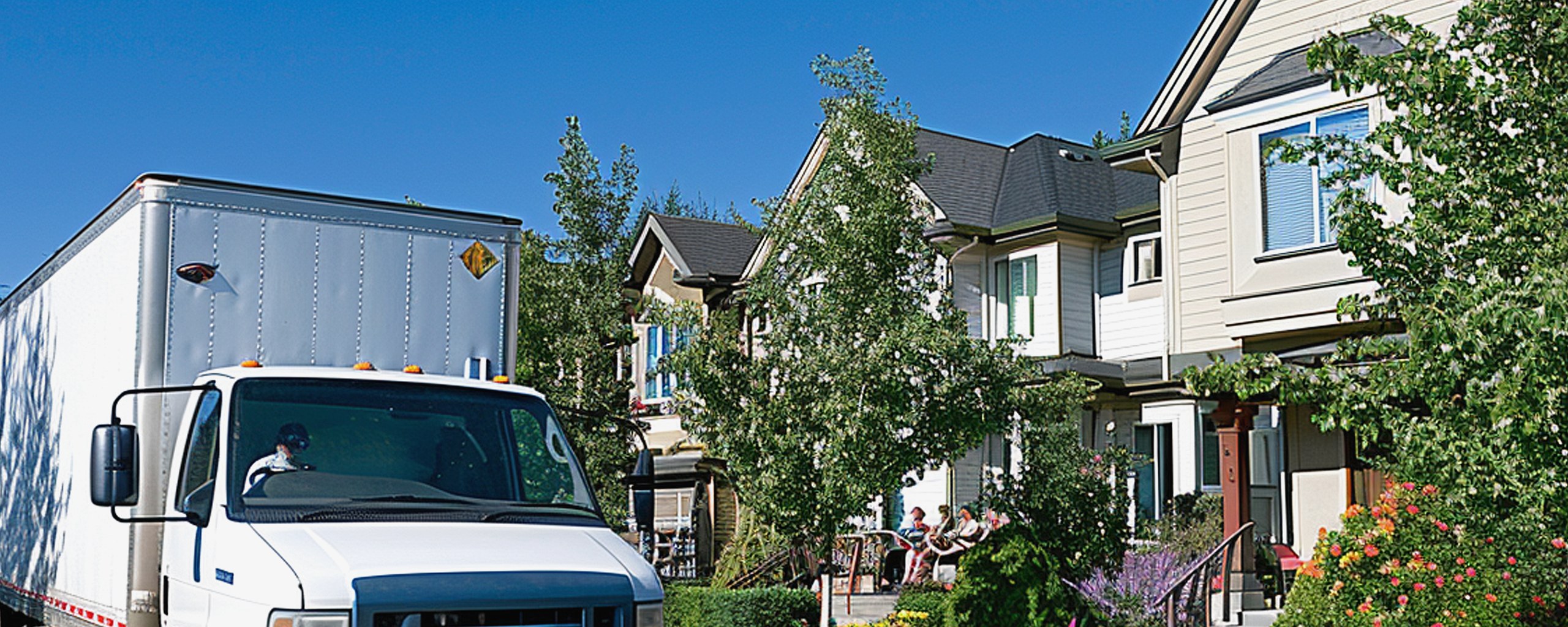 Moving truck and crew serving Miami, Florida