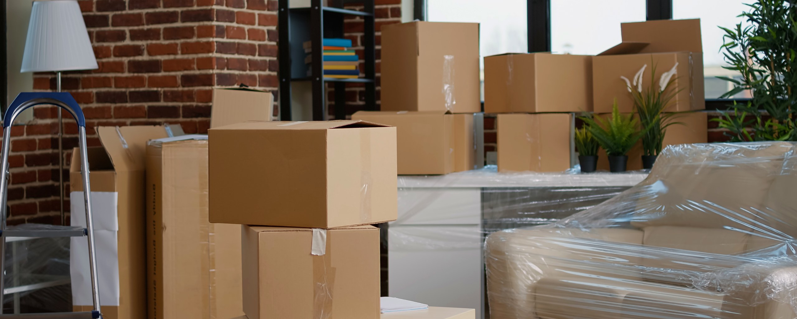 Moving truck and crew serving Akron, Ohio