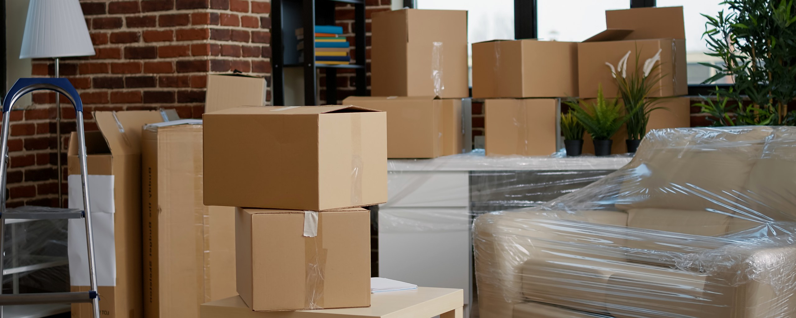Moving truck and crew serving Kansas City, Kansas