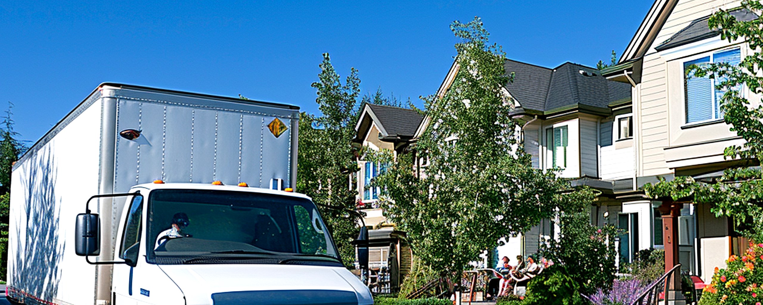 Moving truck and crew serving Akron, Ohio