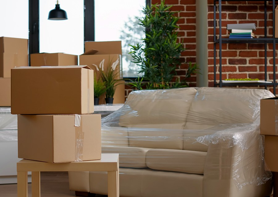 Movers loading a truck in Sioux City, Iowa