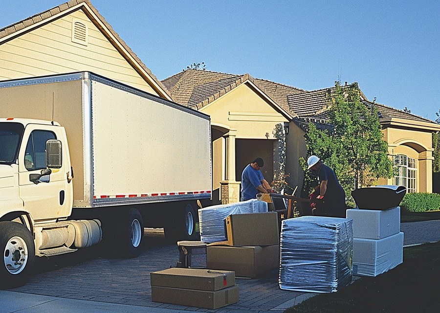 Movers loading a truck in Orlando, Florida