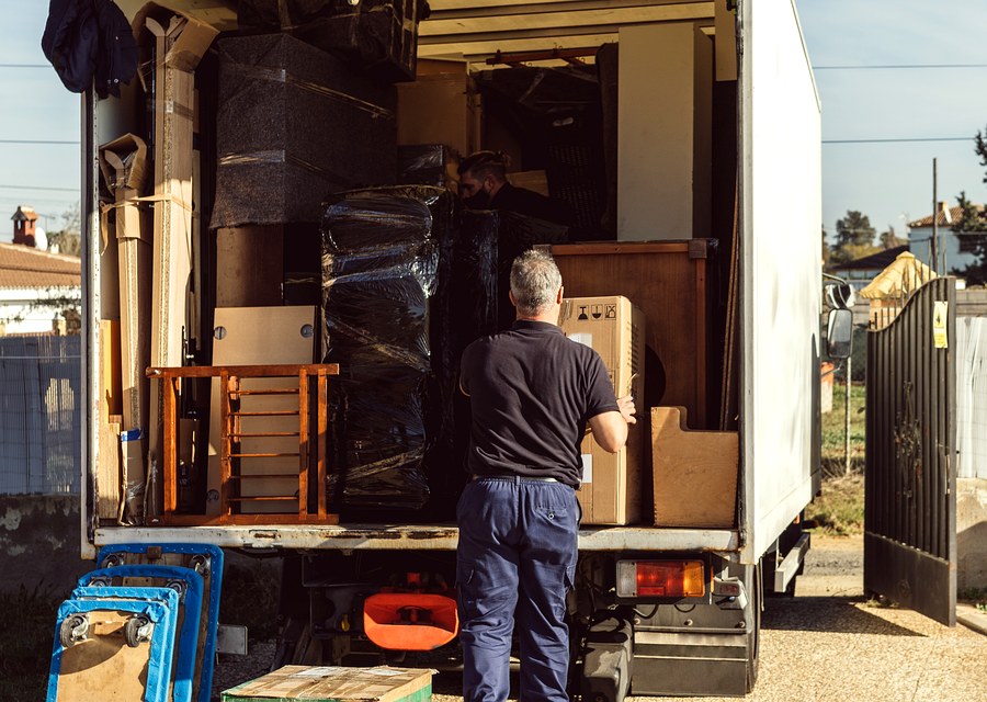 Movers loading a truck in Jackson, Mississippi