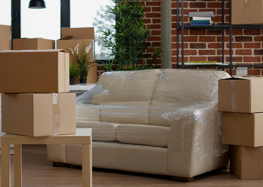 Movers loading a truck in Des Moines, Iowa